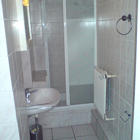 Badsanierung Dusche Vorher-Bild