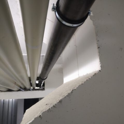 Rohrverlegung im Keller