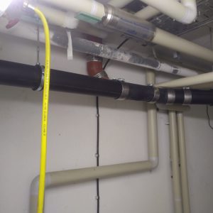 Verlegen neuer Rohre bei den Ahrensfelder Terrassen