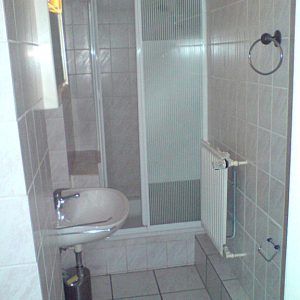 Badsanierung Dusche Vorher-Bild